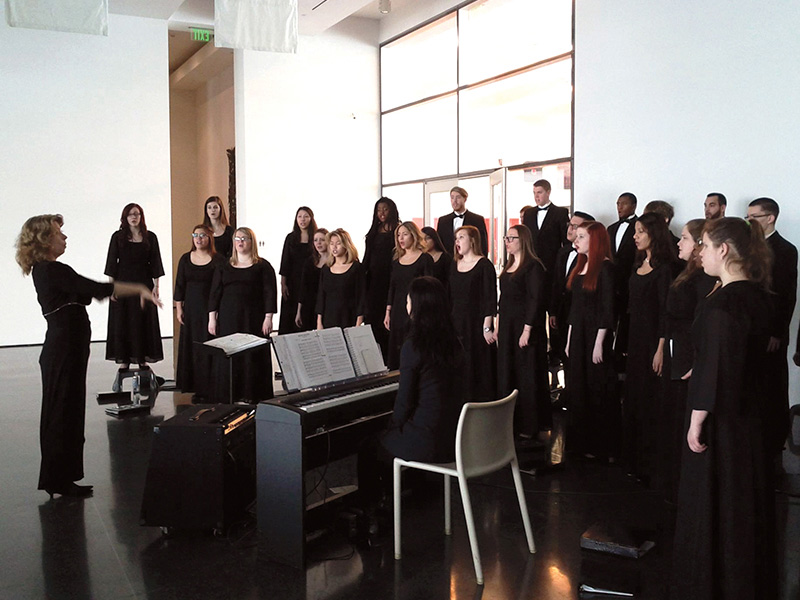 Choir on tour at Iowa Figge Art Museum