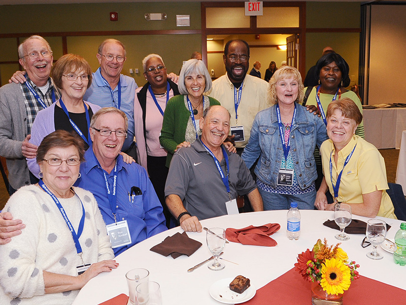 Alumni having lunch.