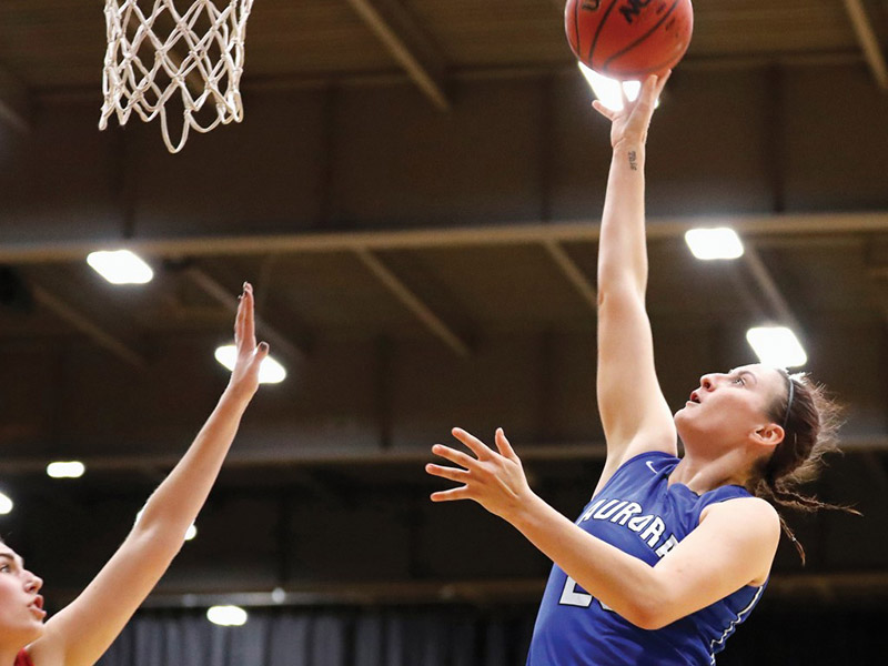 AU woman basketball player.